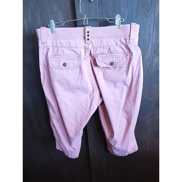 Lot of 2 Red Pink Womens Size 8 Petite 8P Mid Rise Capri Crop Bermuda Shorts - Picture 3 of 9
